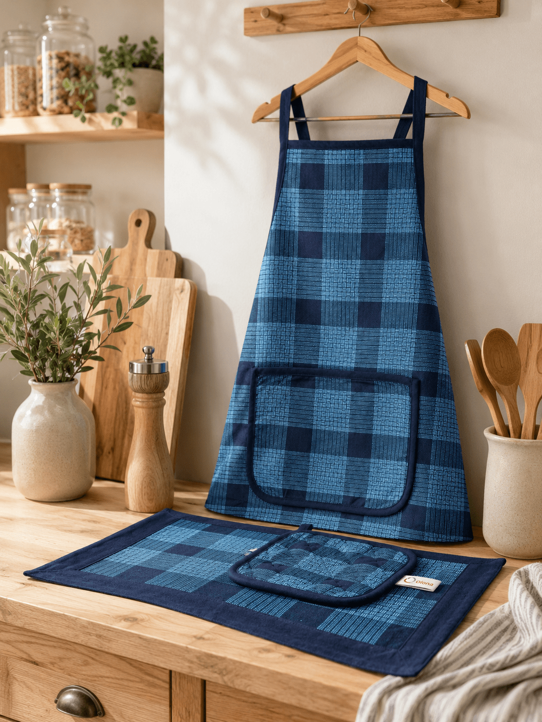 Gift Box - Apron, Pot Holder, Pot Matt, Place Matt & Gloves (Navy & Light Blue)